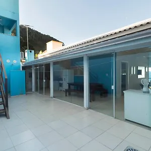 Casa Com Piscina Em Morrinhos - Rua Hortencia Bombinhas